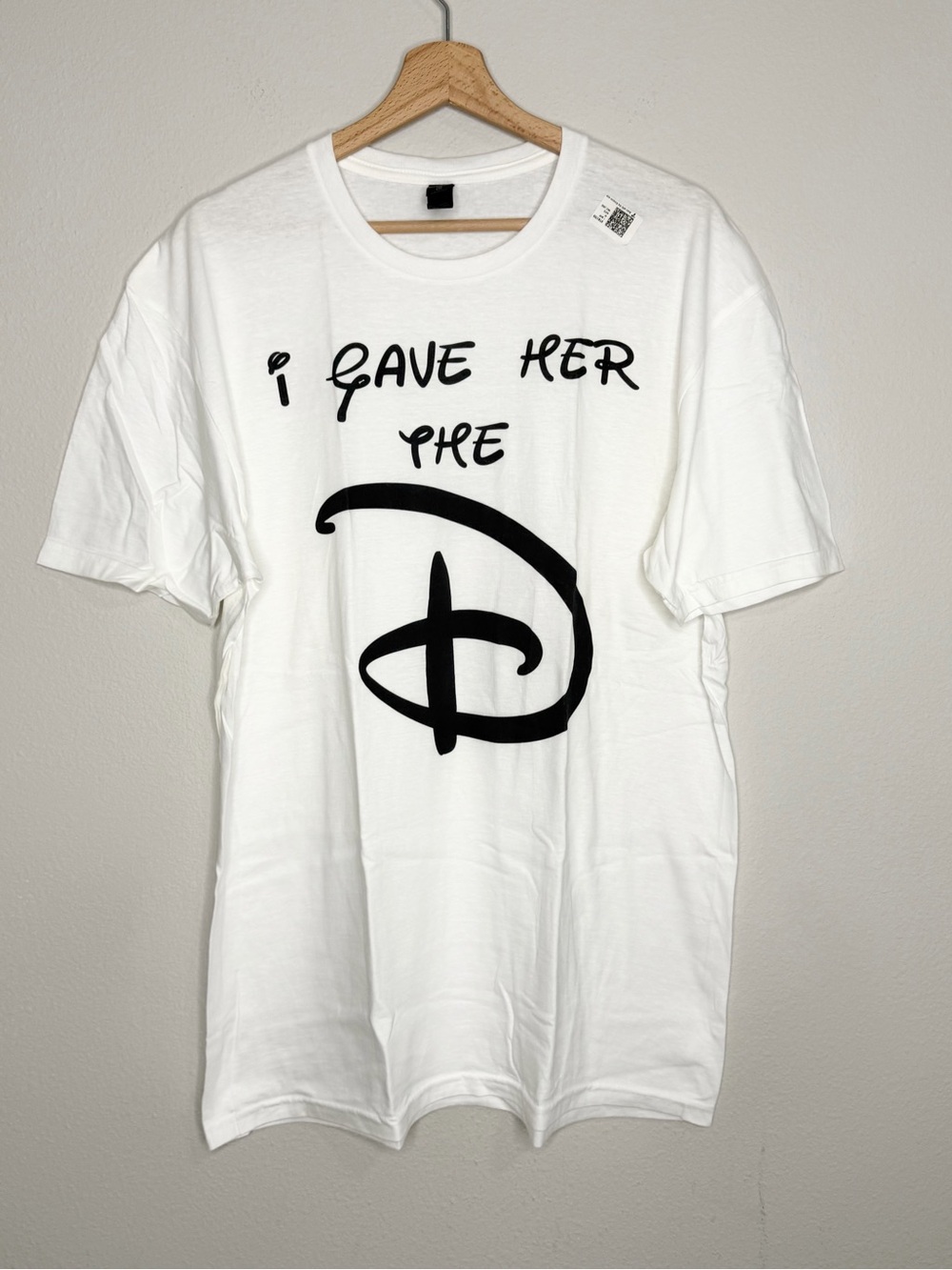 Disney White Graphic Men’s T-Shirt with Black Print Men’s Size Large